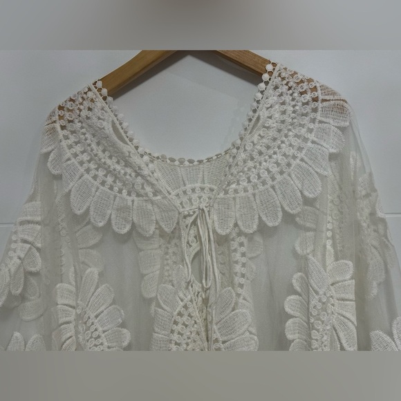 Women’s Open Front Cardigan with Intricate Floral Design - Picture 2 of 10